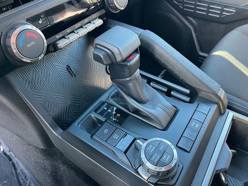 Used 2025 Toyota Tacoma TRD Off-Road image 41