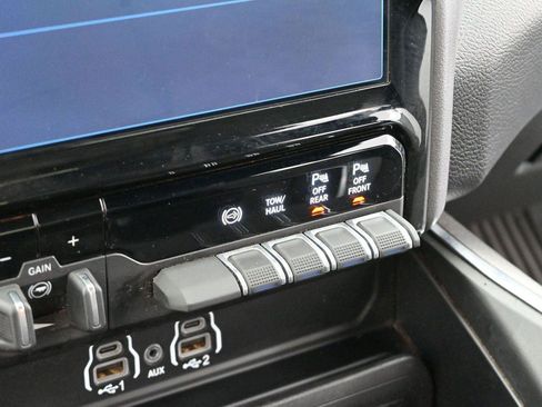 Used 2025 RAM 3500 Big Horn AWD/4WD image 16
