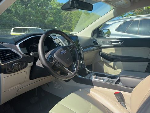 Used 2021 Ford Edge Titanium FWD image 13