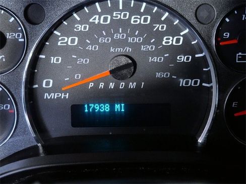 Used 2024 Chevrolet Express 2500 w/ Driver Convenience Package image 18