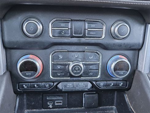 Certified 2021 GMC Yukon SLT w/ SLT Premium Package image 18