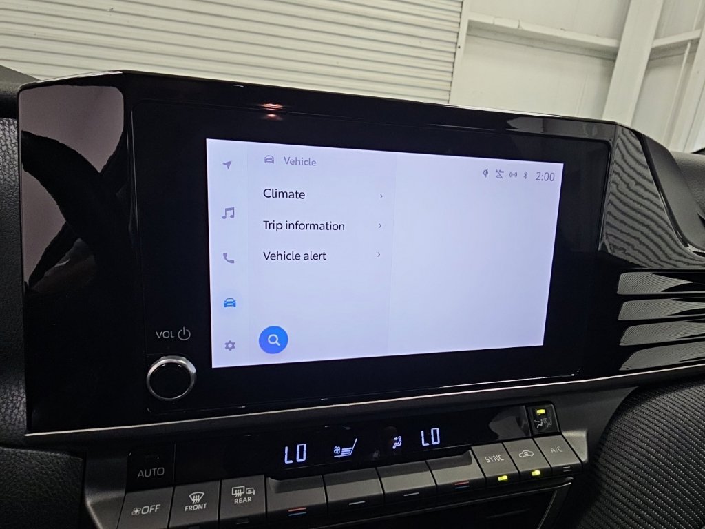 Used 2025 Toyota Camry SE FWD image 18