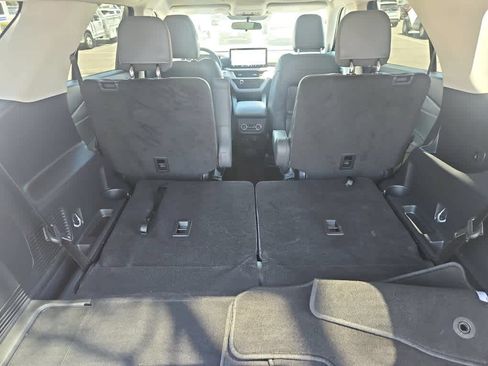 Used 2025 Ford Explorer Active w/ Active Comfort Package RWD image 10