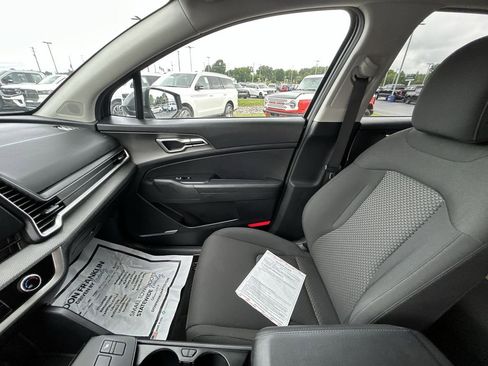 Used 2023 Kia Sportage LX AWD/4WD image 13