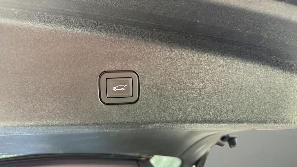 Certified 2026 Cadillac Vistiq Sport w/ LPO, Floor Liner Package AWD/4WD image 31