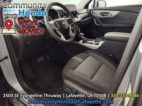 Used 2025 Chevrolet Blazer LT AWD/4WD image 2