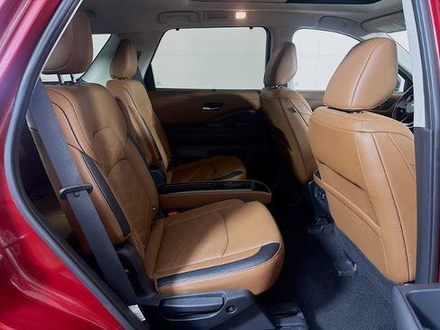 Certified 2022 Nissan Pathfinder Platinum w/ Cargo Package AWD/4WD image 27