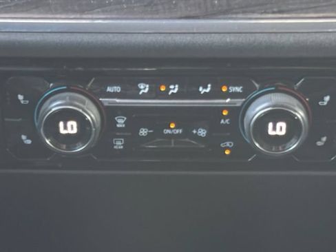 Used 2024 Chevrolet Silverado 2500 LTZ AWD/4WD image 5