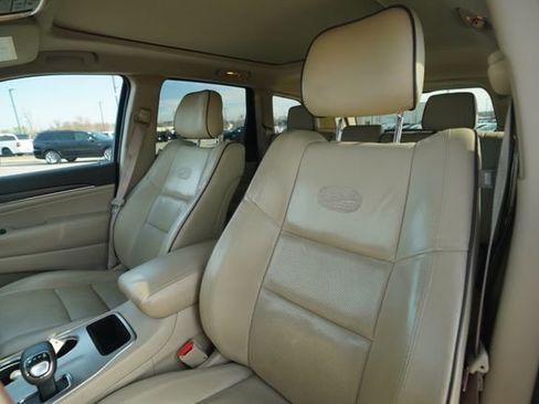 Used 2015 Jeep Grand Cherokee Overland w/ Trailer Tow Group IV image 36