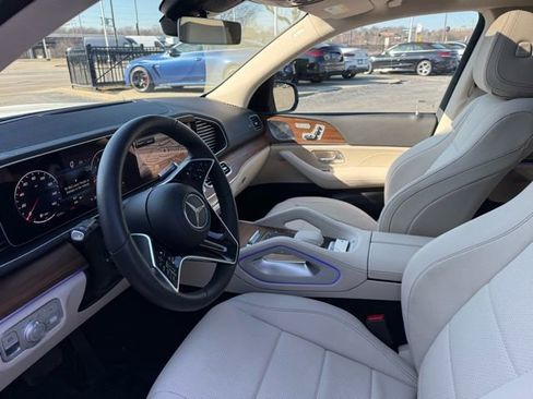 New 2026 Mercedes-Benz GLS 450 4MATIC image 11