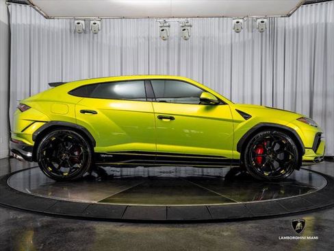 Used 2023 Lamborghini Urus Performante AWD/4WD image 23