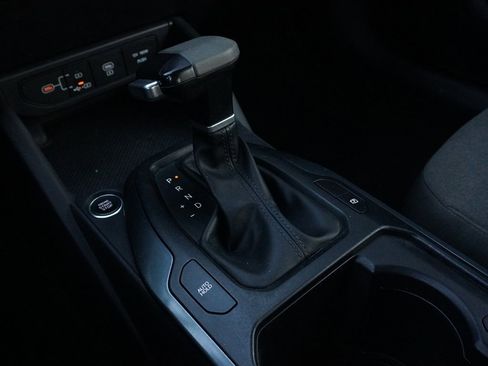 Used 2025 Kia K4 LXS image 39