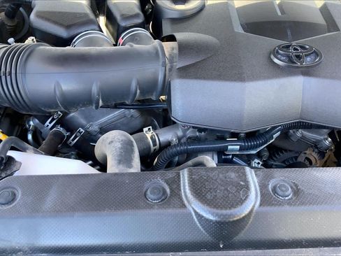 Used 2021 Toyota 4Runner Venture AWD/4WD image 33