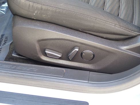 Used 2016 Ford Fusion SE FWD image 27