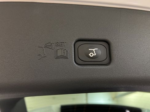 Used 2025 Lincoln Nautilus Premier w/ Equipment Group 102A image 38