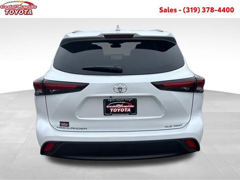 New 2026 Toyota Highlander XLE image 4