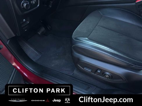 Used 2023 Jeep Grand Cherokee Altitude AWD/4WD image 27