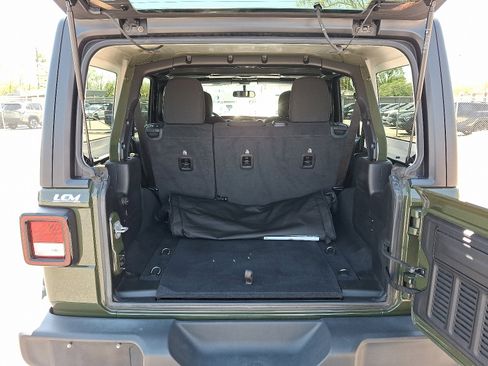 Used 2020 Jeep Wrangler Unlimited Sport AWD/4WD image 28