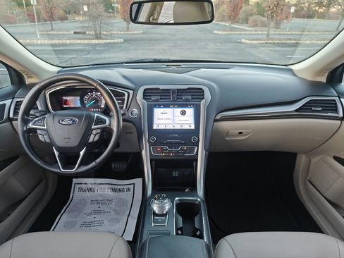 Used 2019 Ford Fusion SEL image 18