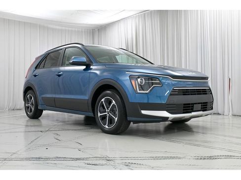 New 2026 Kia Niro EX FWD image 2
