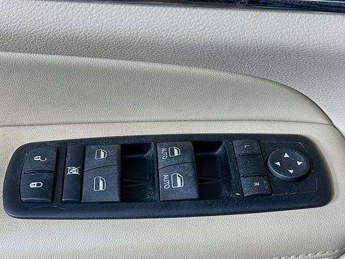 Used 2015 Jeep Grand Cherokee Limited AWD/4WD image 15