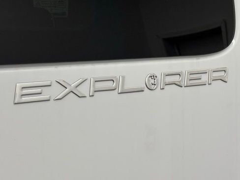 New 2026 GMC Savana 2500 w/ Driver Convenience Package image 53