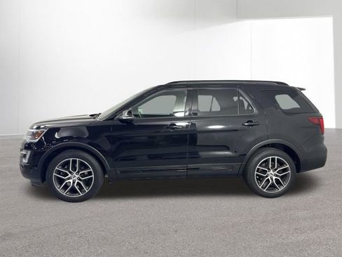 Used 2017 Ford Explorer Sport w/ Equipment Group 401A AWD/4WD image 30