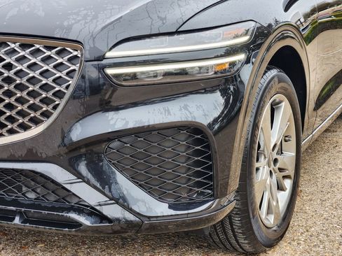 Used 2025 Genesis GV70 3.5T Sport image 8