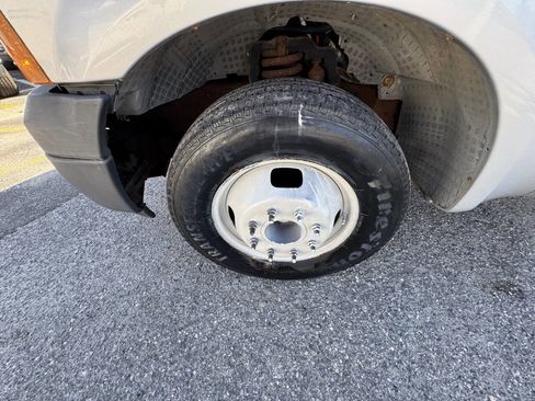 Used 2007 Ford F350 4X2 2dr Regular Cab 140.8 164. image 41