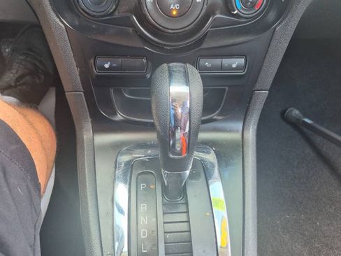 Used 2013 Ford Fiesta Titanium FWD image 9