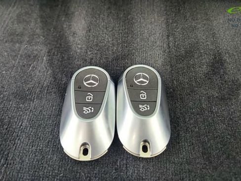 Used 2025 Mercedes-Benz GLC 300 4MATIC image 64