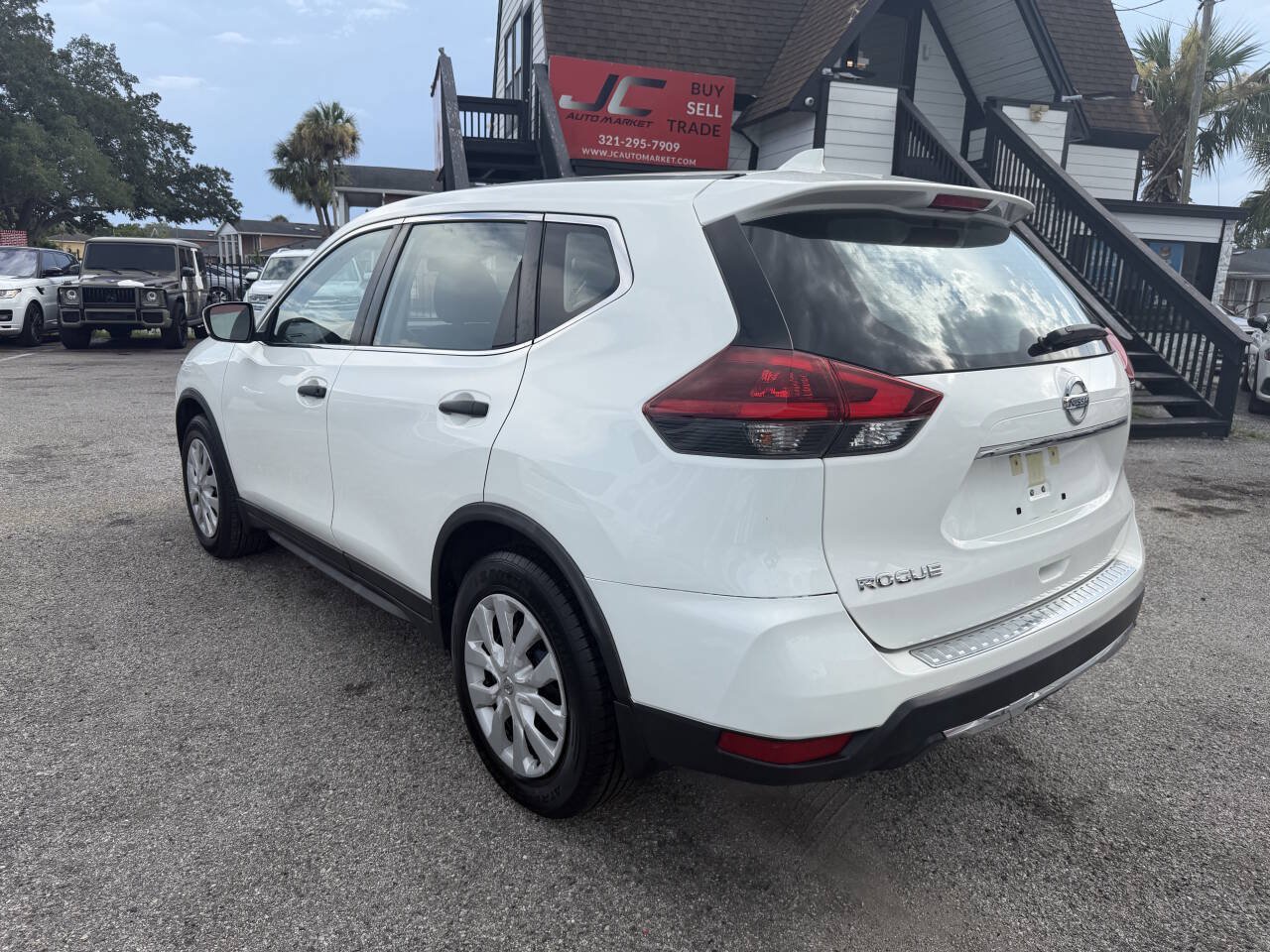 Used 2018 Nissan Rogue S FWD image 5