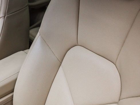 Certified 2025 Porsche Macan image 26