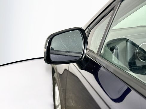 Used 2024 Kia Carnival LX image 16