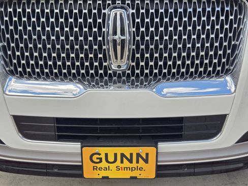 Used 2022 Lincoln Navigator L Reserve RWD image 4