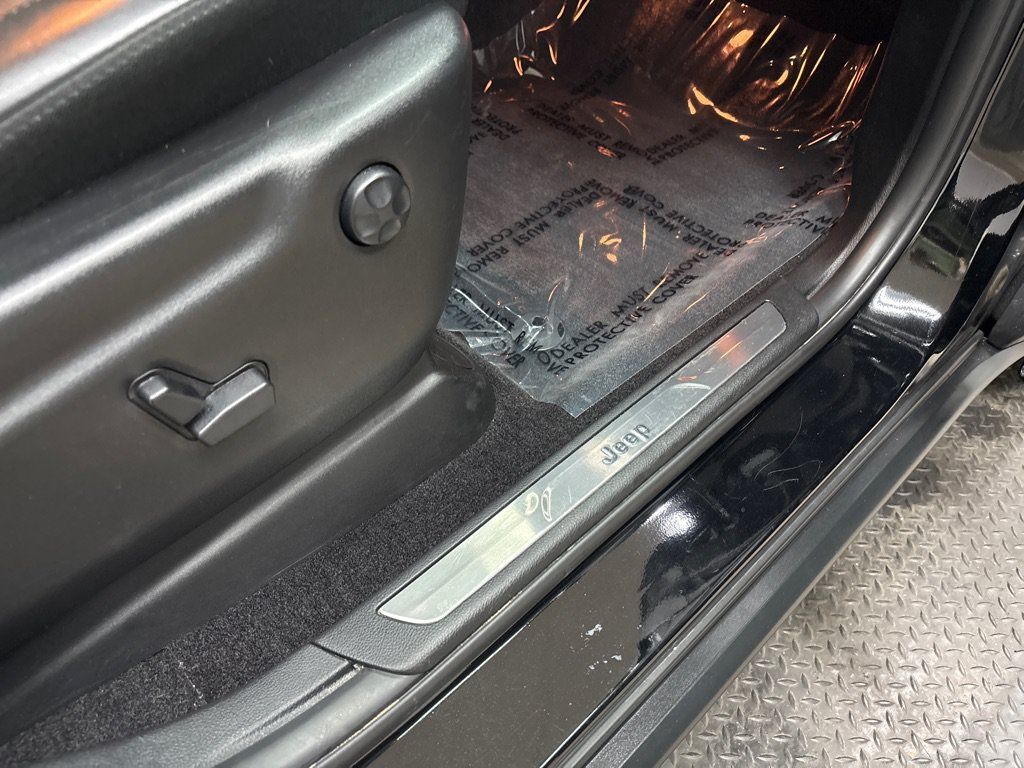 Used 2019 Jeep Grand Cherokee Limited RWD image 39