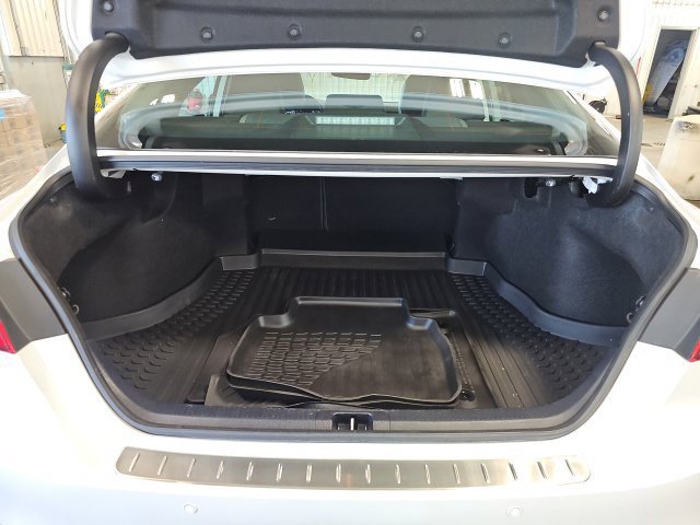Certified 2023 Toyota Camry XLE w/ Navigation Package FWD image 33