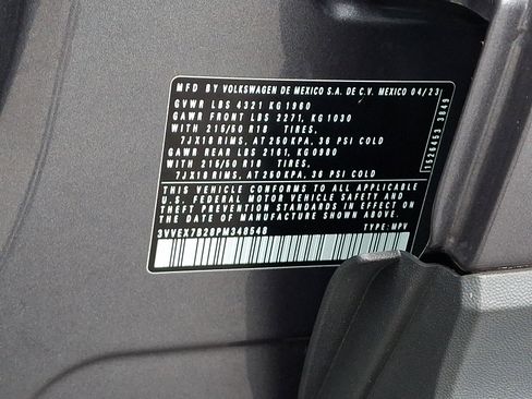 Certified 2023 Volkswagen Taos SE w/ Panoramic Sunroof Package image 27