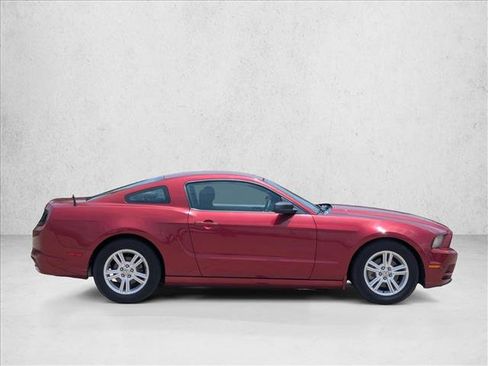 Used 2014 Ford Mustang Coupe RWD image 4