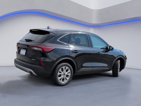 Used 2025 Ford Escape Active AWD/4WD image 4