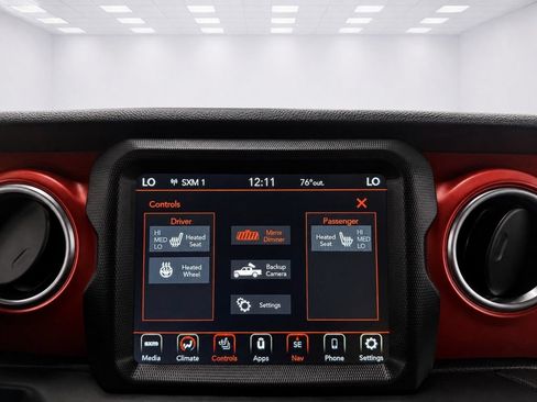 Used 2022 Jeep Gladiator Rubicon w/ LED Lighting Group AWD/4WD image 35