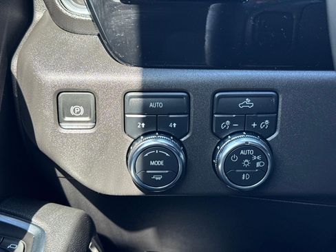 Used 2025 GMC Sierra 1500 Elevation AWD/4WD image 12