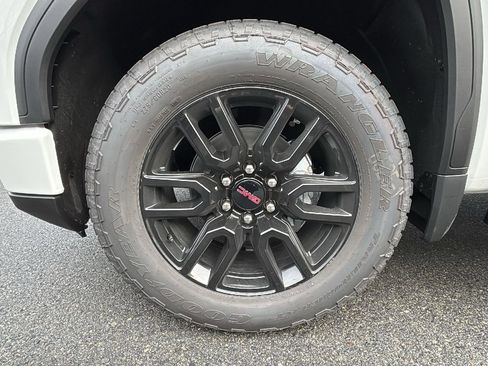 New 2026 GMC Sierra 1500 Elevation image 10