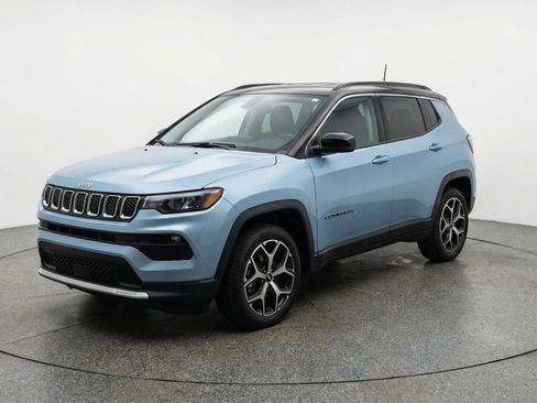 Used 2025 Jeep Compass Limited AWD/4WD image 3