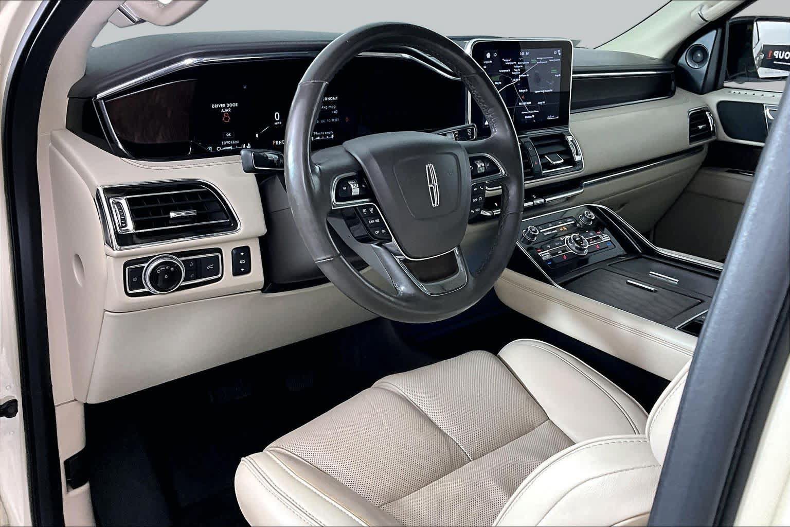 Used 2018 Lincoln Navigator Select w/ Cargo Package RWD image 16