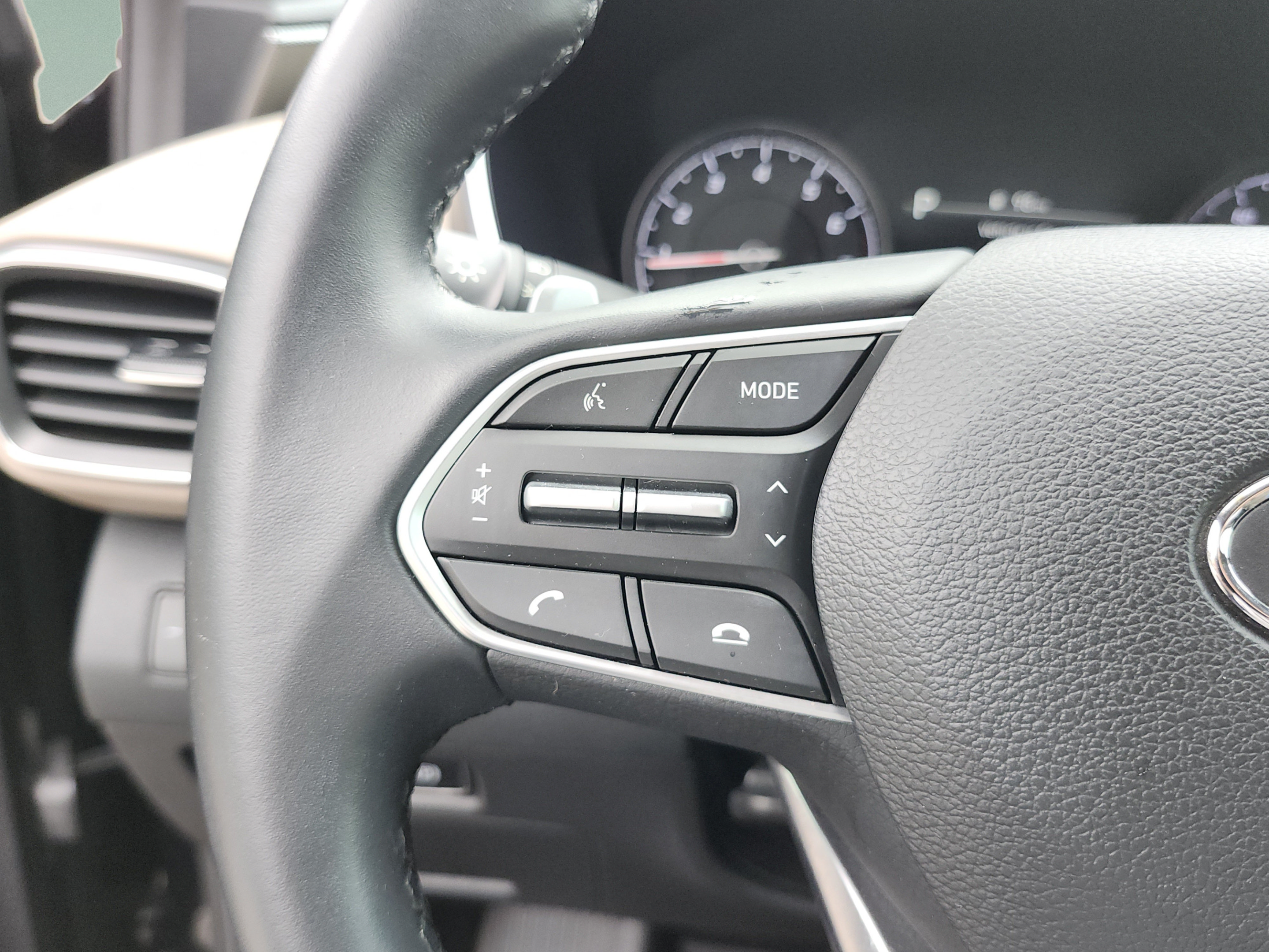 Certified 2023 Hyundai Santa Fe SEL FWD image 15