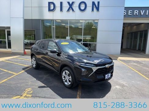 Used 2024 Chevrolet Trax LS FWD image 1