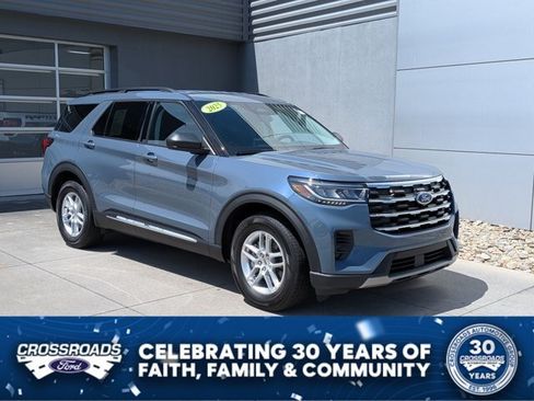 Certified 2025 Ford Explorer Active RWD image 1