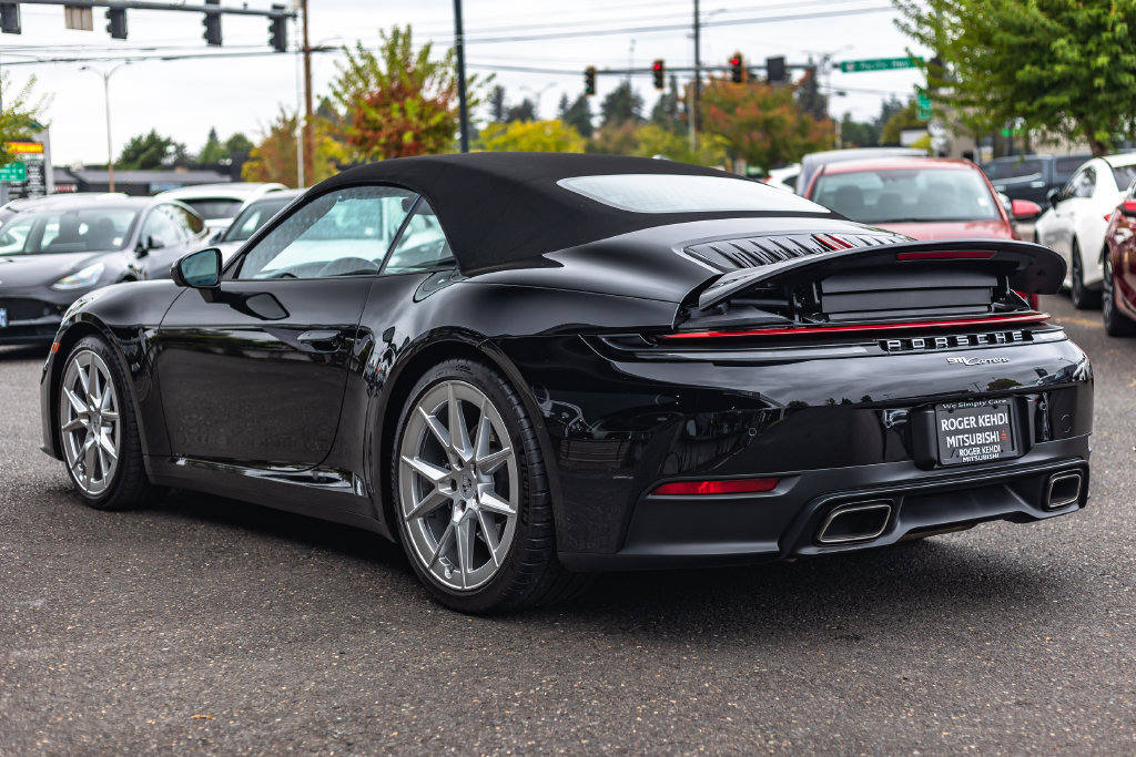 Used 2025 Porsche 911 Carrera w/ Premium Package RWD image 9