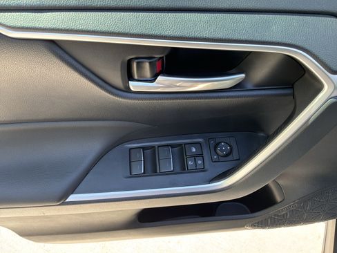 Used 2025 Toyota RAV4 XLE w/ Convenience Package image 15